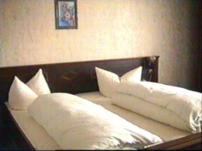 Hotel Restaurant Zur Krone Obersuhl Δωμάτιο φωτογραφία